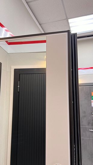 Входная дверь  