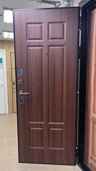 Входная дверь  